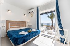 Casa en Mijas Costa - Casa de playa - Frente a la playa - Vistas al mar - 2 dormitorios - Dona Lola BEACH Resort - entre Marbella y La Cala de Mijas - Macarena - CS100