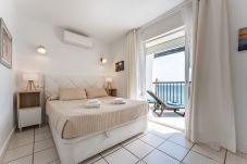 Apartamento en Mijas Costa - Dúplex en primera línea de playa - Vistas a la playa - 2 dormitorios - Dona Lola BEACH Resort - entre Marbella y La Cala de Mijas - Micaela - CS199