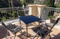 Appartement à Marbella - LOCATION LONGUE DURÉE (1850€/MOIS): Bel et lumineux appartement avec 2 chambres et 2 salles de bains.