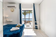 House in Mijas Costa - BEACH Front house - Full SEA View - Dona Lola BEACH Resort - Between MARBELLA and La cala de Mijas - 2 bedrooms + 2 bathrooms - CS100