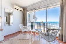 House in Mijas Costa - BEACH-FRONT house - Full SEA view - Dona Lola BEACH Resort - between MARBELLA and La Cala de Mijas - 2 bedrooms - Ref: CS111 